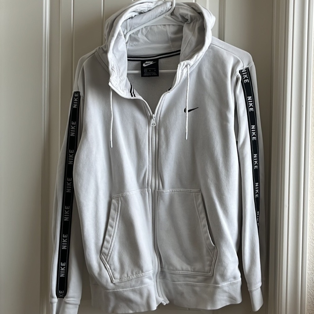 WHITE NIKE HOODIE